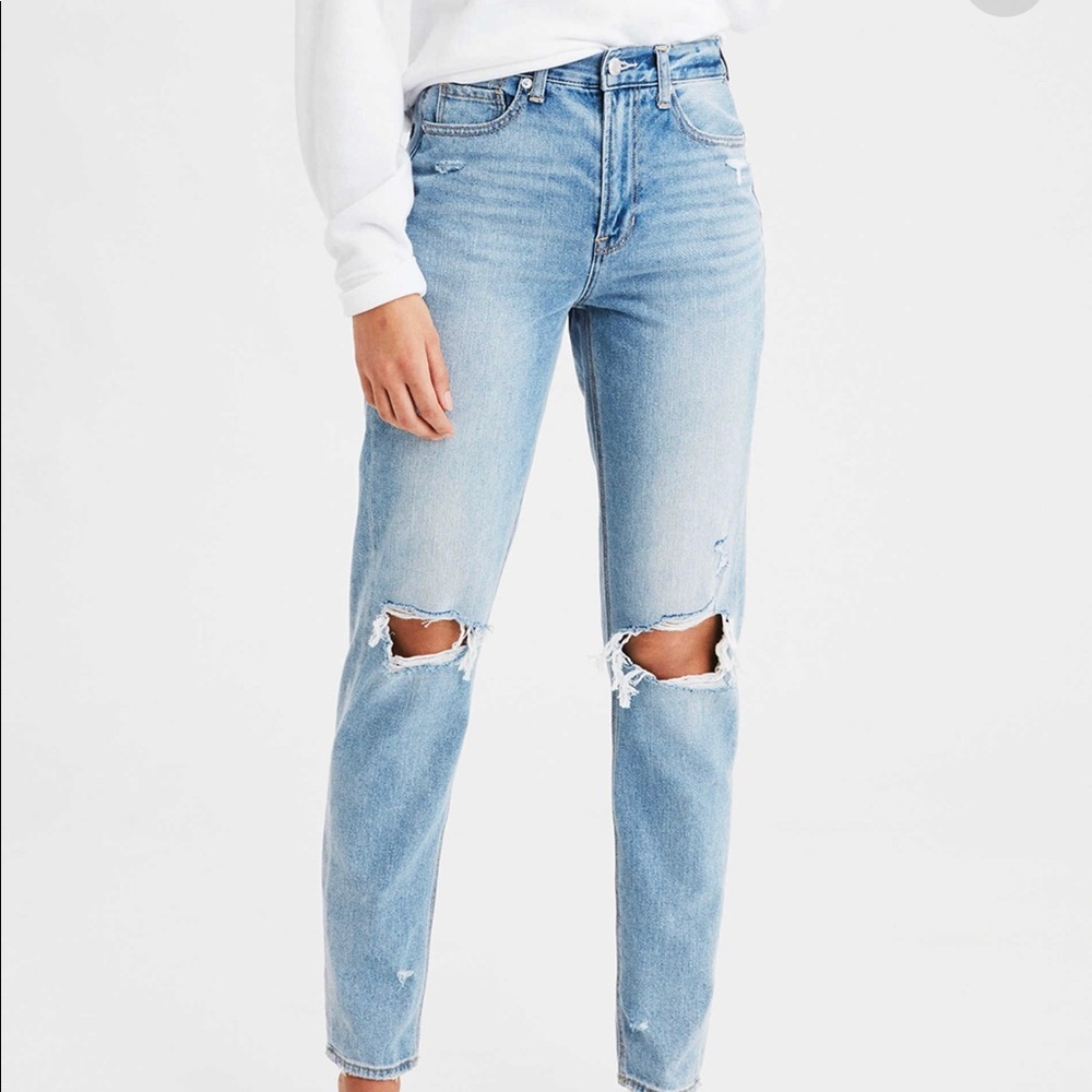American Eagle Ripped Mom Jean Distressed